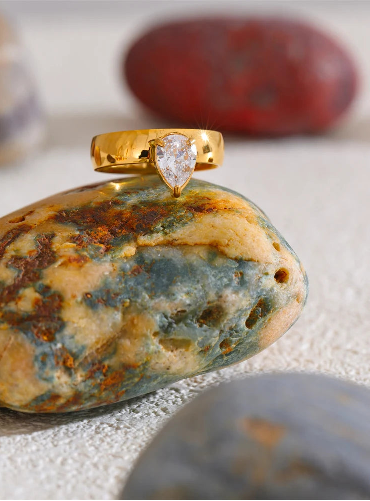 Nova Water Drop Ring