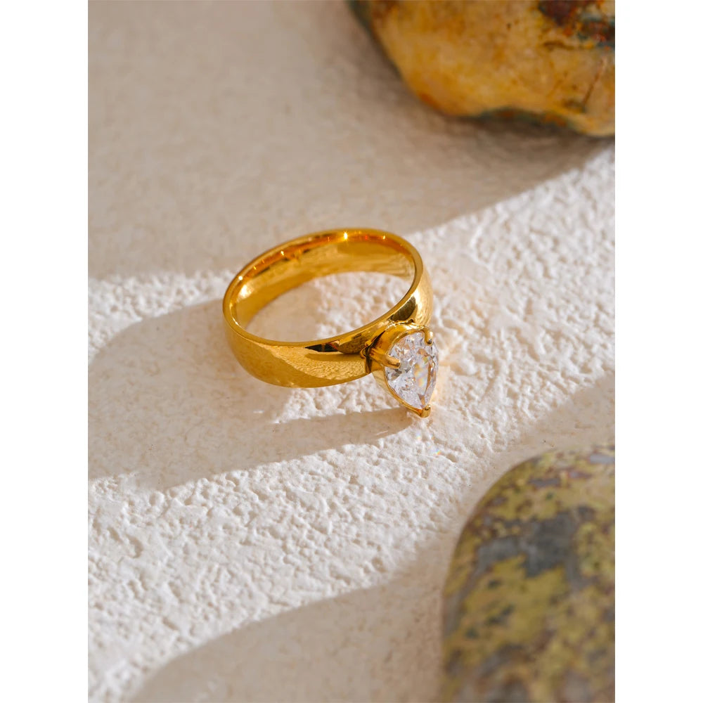 Nova Water Drop Ring